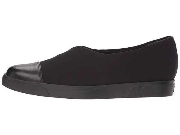 Munro Women's Plum, Black Stretch Fabric Size: 5 W