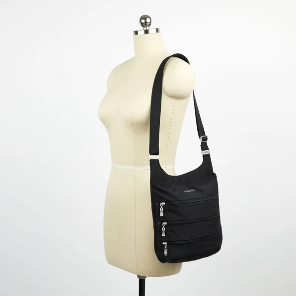 Baggallini Big Zipper Bagg Apple