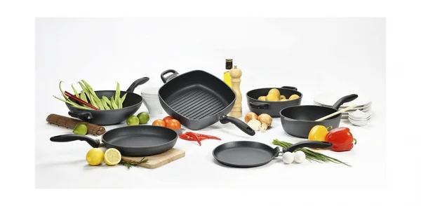 Swiss Diamond 10.25x22 Fry Pan with Lid