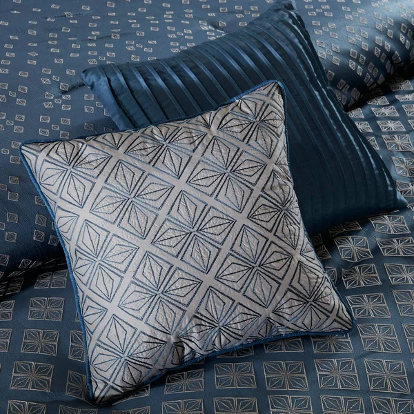 Madison Park - Biloxi 7 Piece Comforter Set - Navy - Queen