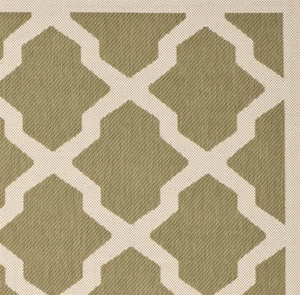 Safavieh Courtyard Green & Beige 5&-3x22 x 7&-7x22 Indoor/Outdoor Rug