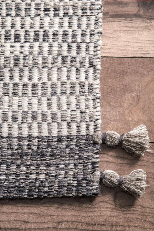 nuLOOM Jenson Tassel Grey 7& 6x22 x 9& 6x22 Area Rug