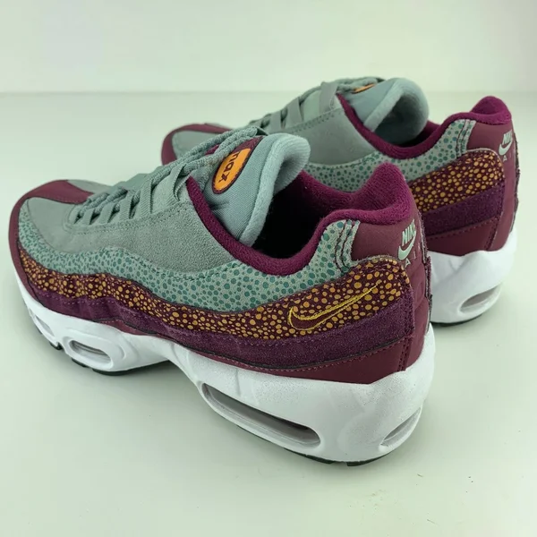 Nike Air Max 95 Premium Women's Shoe Size 6.5 (Bordeaux)