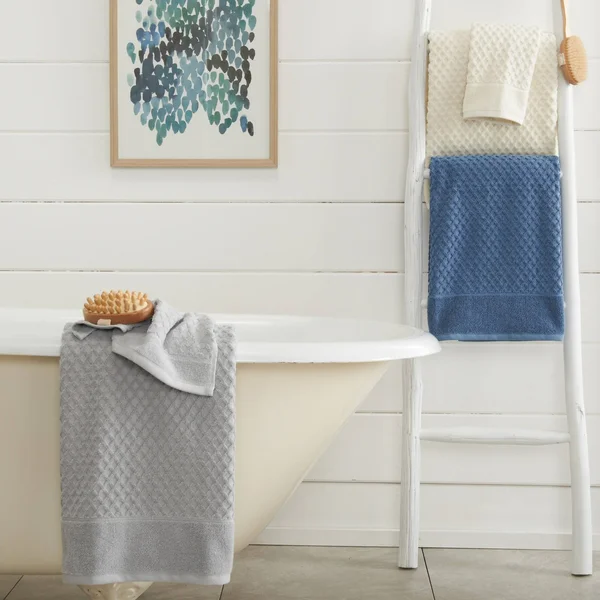 Great Bay Home 100% Cotton Textured 4 Pack Bath Towel Set Pale Green