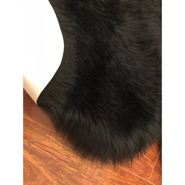 Silver Orchid Nansen Faux Sheepskin Oval Shape Shag Area Rug - 3& x 5& Oval - White w/Black Tips