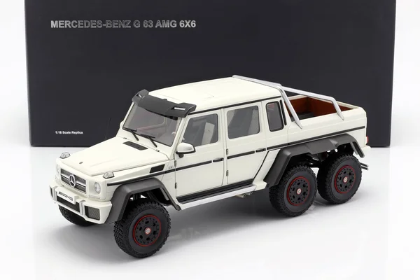 AUTOart 1/18 Mercedes-Benz G63 AMG 6x6 (Matt White)