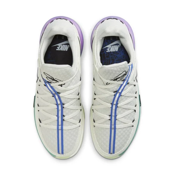 Nike Lebron 17 Low Basketball Shoes in White/Spruce Aura Size 4.0, Knit