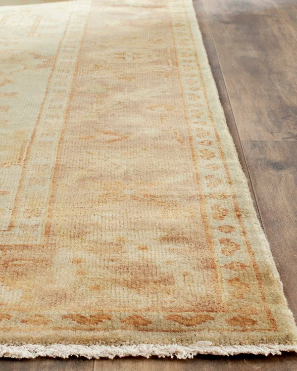Safavieh Hand-Knotted Oushak Soft Green/ Rust Wool Rug - 3& x 10&