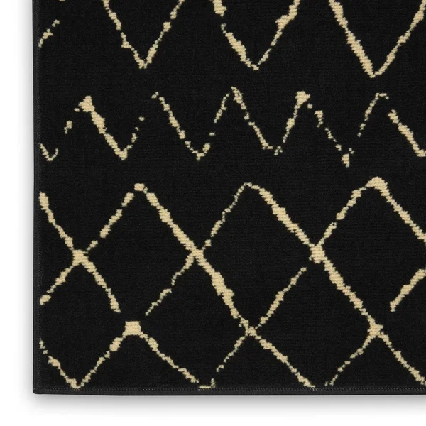 Nourison Grafix Moroccan Patterned Area Rug (7& x 10& - Black)