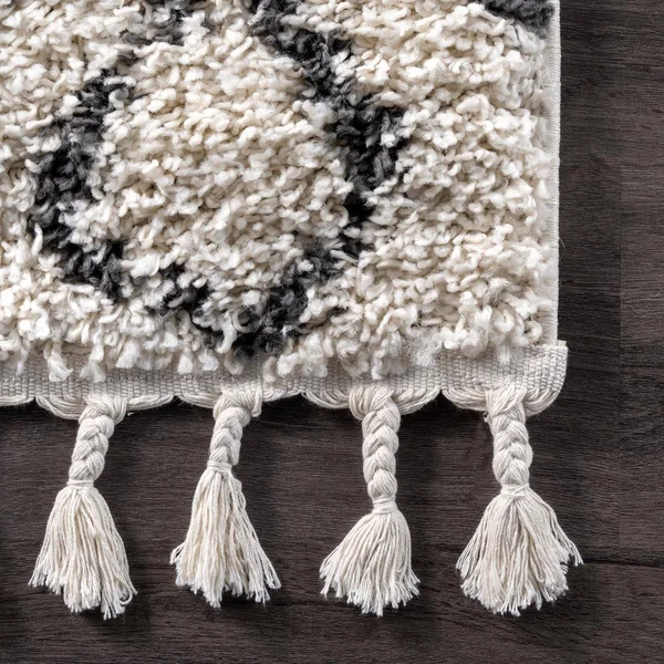 nuLOOM Nieves Moroccan Diamond Shag Area Rug, 10& Round, Off White
