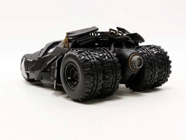 Jada Toys Boys Metals 1:24 2008 Batmobile with Figure
