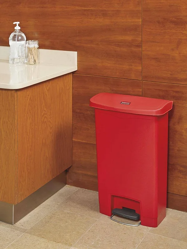 Rubbermaid Slim Jim Resin Step-On Container, Front Step Style, 13 gal, Red