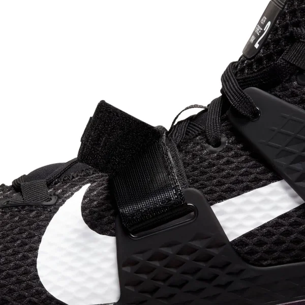 Nike Air Force Max II Basketball Shoe