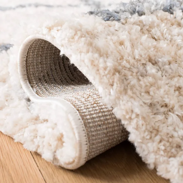 Safavieh Berber Fringe Shag 627 Area Rug, Cream, Grey, 6& x 9& Rectangle