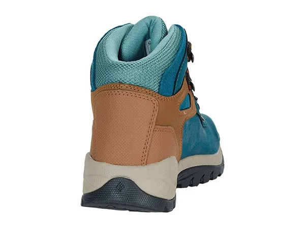 Columbia Women's Newton Ridge Plus, Deep Wave/Dusty Green, 5.5