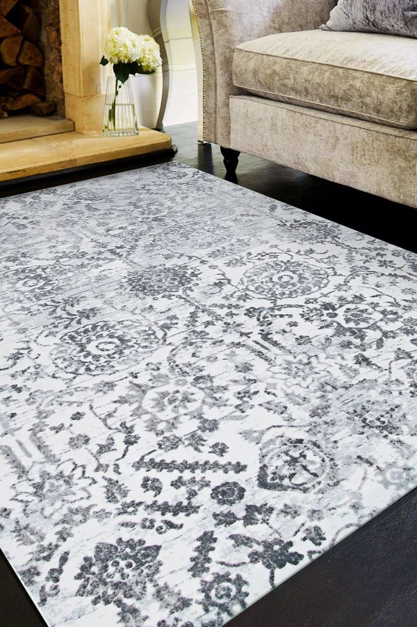 Couristan Calinda Marlowe 3&3x22 x 5&3x22 Chrome Area Rug