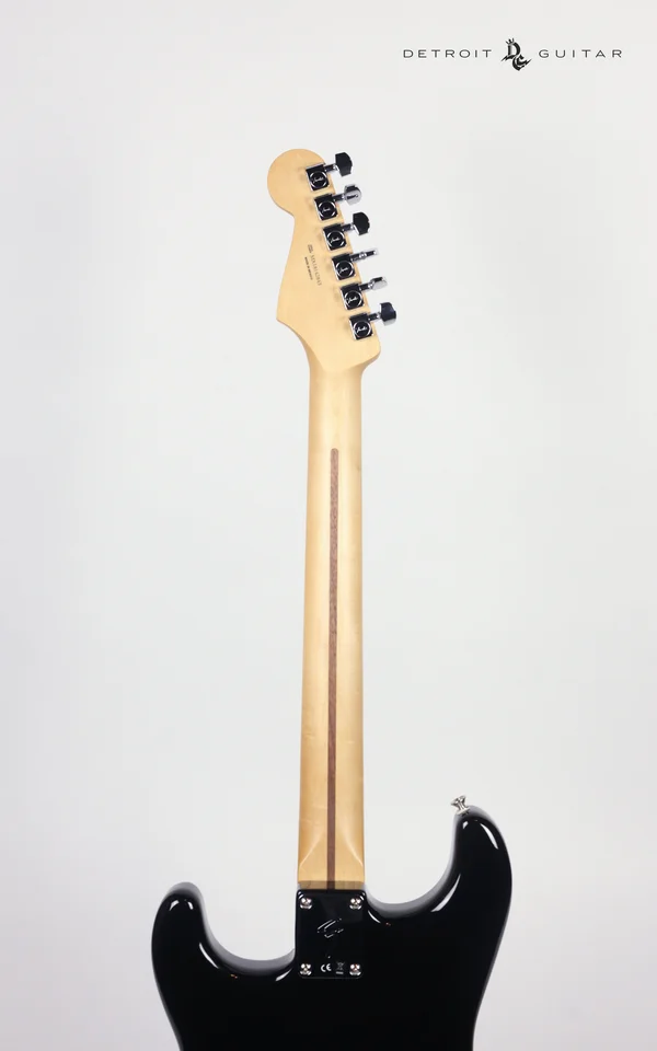 Fender Player Stratocaster - Maple Fingerboard, Black