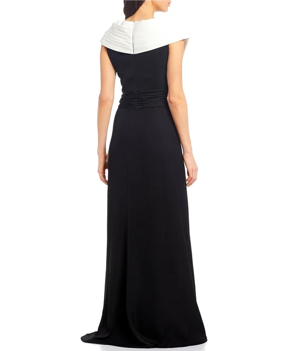 Tadashi Shoji Portrait Collar Color Blocked Crepe Gown - 18