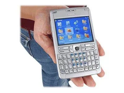 Nokia E62 - Smartphone - miniSD slot - 320 x 240 pixels - Symbian OS - ATu0026T