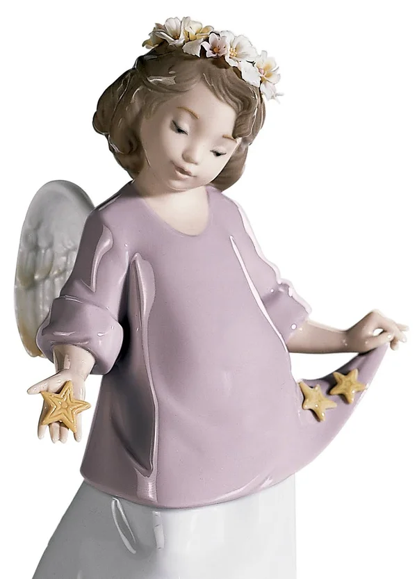 Lladro Heavenly Stars Angel Figurine - 7.5 x 4.75 inches