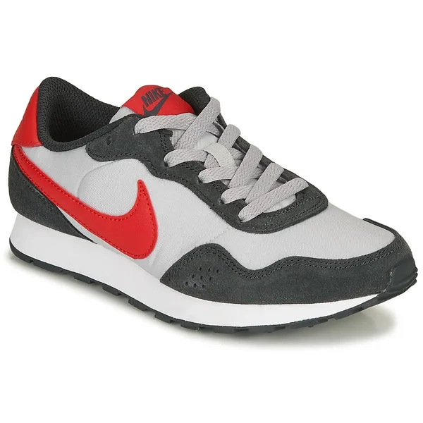 Nike Boys& Big Kids& MD Valiant Casual Shoes CN8558 - 6.5, Grey
