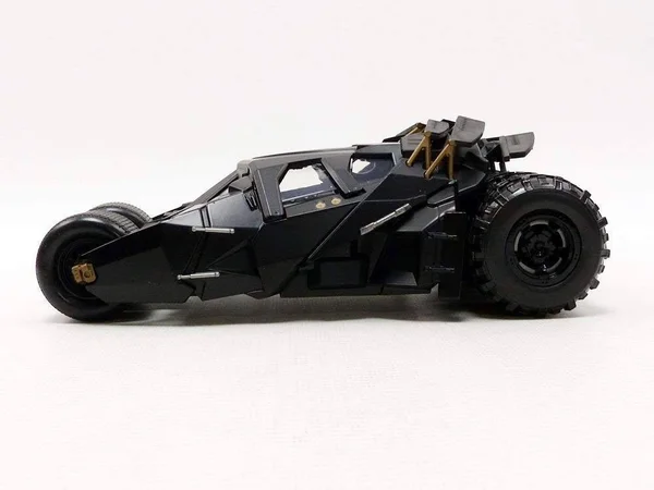 Jada Toys Boys Metals 1:24 2008 Batmobile with Figure