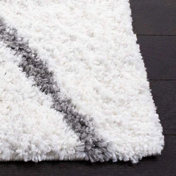 Safavieh Clearance August Shag AUG582F Ivory Rug, 6&7x22x6&7x22 - Round