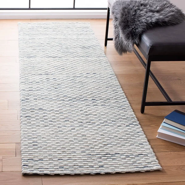 Safavieh Handmade Marbella Aase Wool Rug - 2&3x22 x 8& Runner - White/Navy