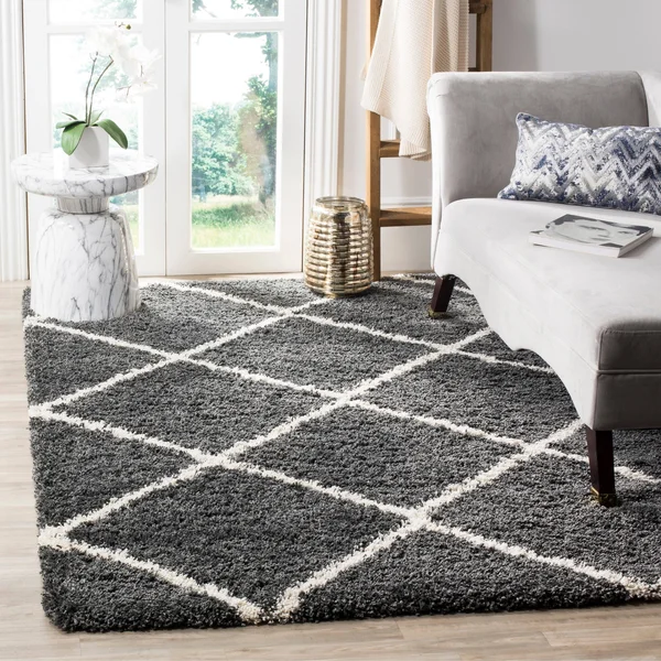 Safavieh Hudson Shag Estella Diamond Trellis 2-Inch Thick Rug - 9& x 9& Square - Ivory/Beige