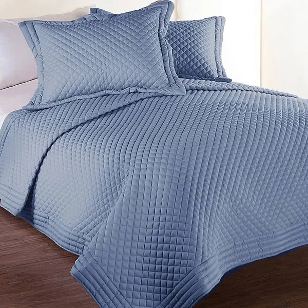 Clean Living Diamond Water/Stain Resistant King Quilt in Smoke Blue