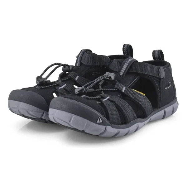 Keen Big Kids& Seacamp II CNX Sandals Size 4 - in Black/Steel Grey