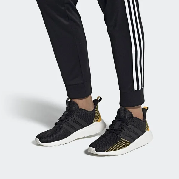 Adidas Questar Flow Mens Size 8.5 Black