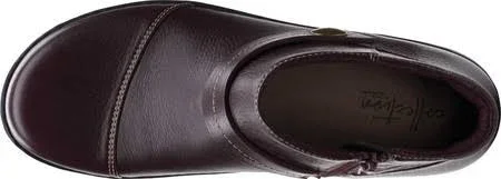 Clarks Womens Ashland Pine Booties Flat Heel, 11 Wide, Red