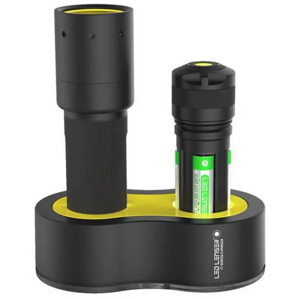 Ledlenser - i7R Rechargeable LED Torch - 25 - 220 Lumens, Black