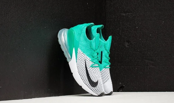 Nike Air Max 270 Flyknit Women's Shoe Size 8 (Clear Emerald)