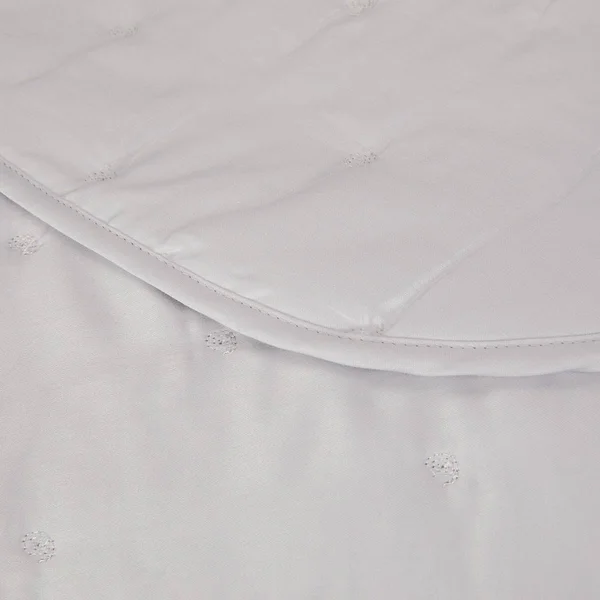 Yves Delorme Triomphe Coverlet - Queen - Silver