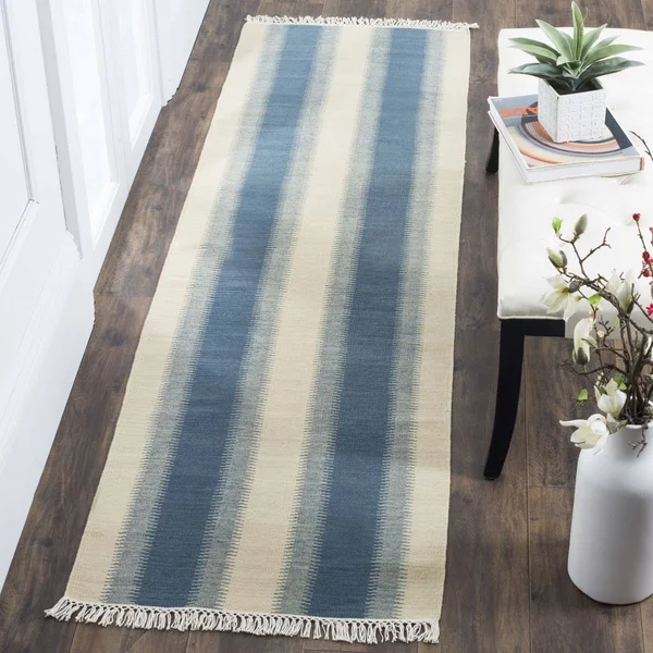 Safavieh Kilim NVK213A Blue - Ivory 8& x 10& Area Rug