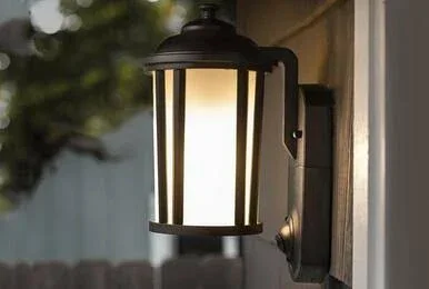 Maximus SPL08-07A1W4-BKT-K1 Tradional Black Smart Security Light HD security camera & smart light