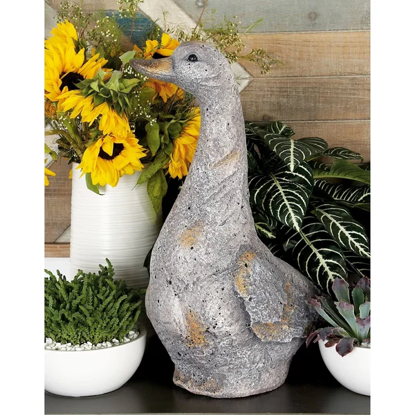 Decmode Farmhouse Polystone Duck Sculpture