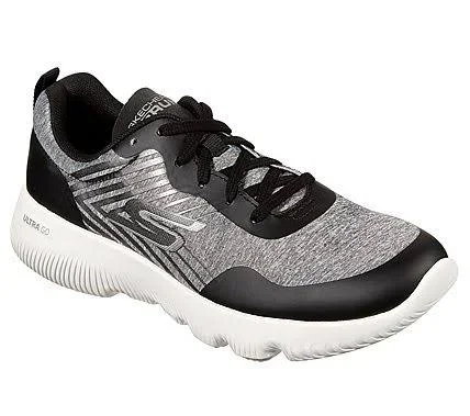 Skechers Women's GOrun Focus Dash Sneaker - Black/White
