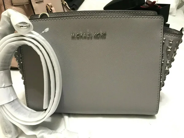 Michael Kors Women's Selma Stud Medium Leather Messenger Bag Cross Body - Ash Grey