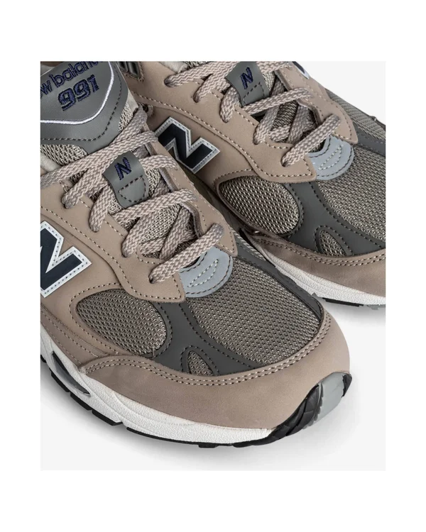 New Balance 991