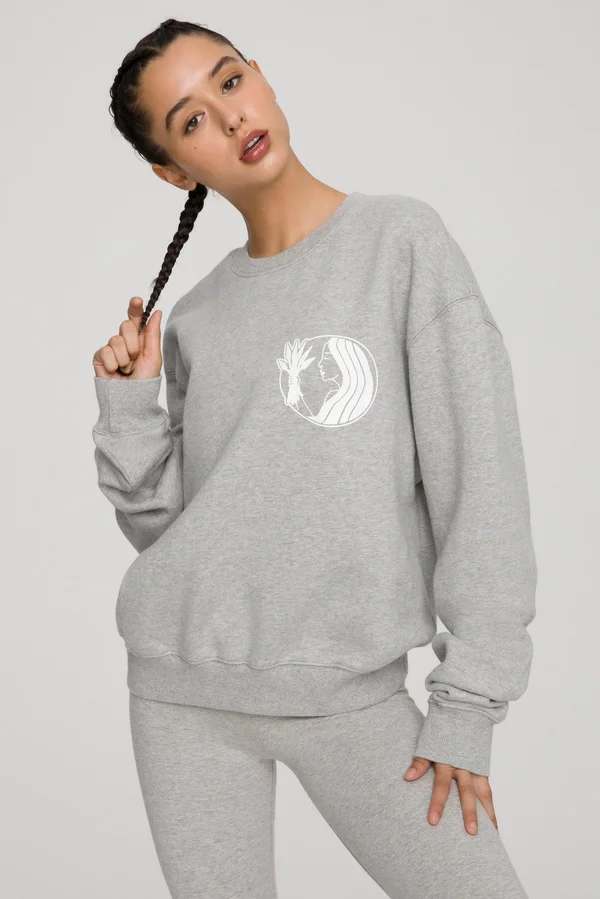 Women's Good American Oversize Zodiac Crewneck Graphic Sweatshirt