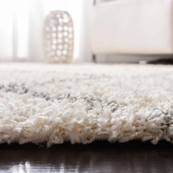 Safavieh Dallas Shag Hacer Trellis 1.5-inch Thick Rug (8& x 8& Round - Ivory/Beige)