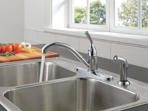 Delta 400-DST Classic Single-Handle Kitchen Faucet with Matching Side Sprayer - Chrome
