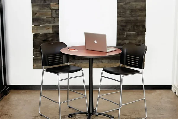 Safco Cha-Cha Bistro-Height - x Base - 36x22 Round silver/cherry