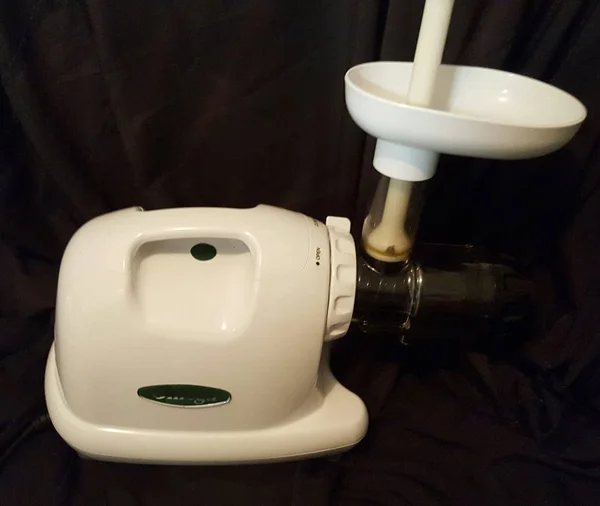 Omega 8004 Nutrition System Juicer