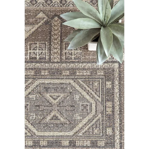 nuLOOM Transitional Aztec Sahiry Area Rug, Size: 4& x 6&