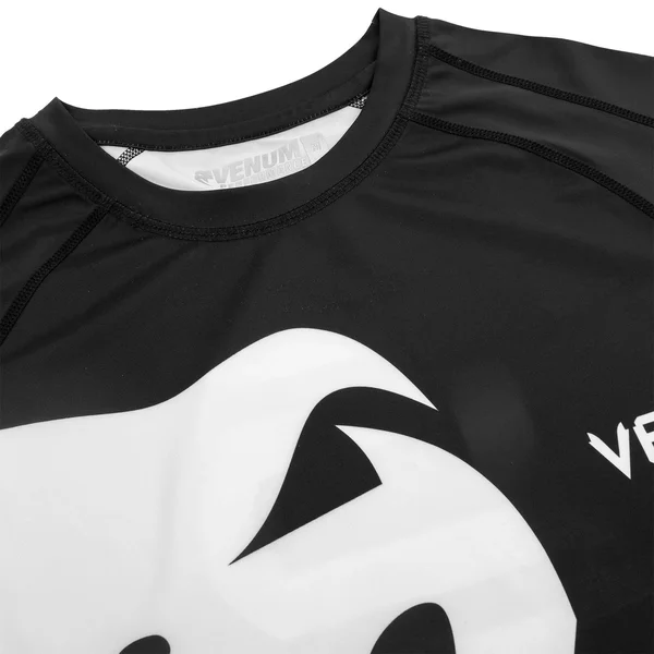 Venum Giant Short Sleeve Rashguard - Size: XXL