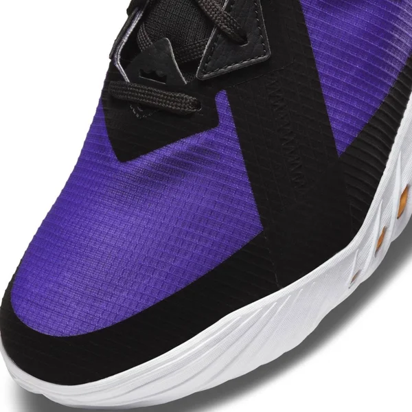Nike Lebron 18 Low Basketball Shoes in Black, Size: 3.5, CV7562-003